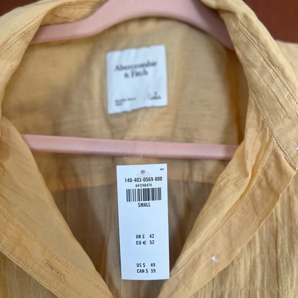 NWT Abercrombie Short-Sleeve Resort Boyfriend Shirt, pale gold, S - Picture 3 of 3